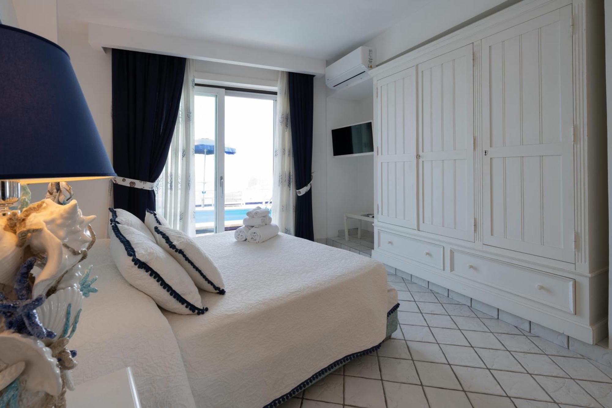 Relais Bijoux Ischia Bed & Breakfast Ngoại thất bức ảnh